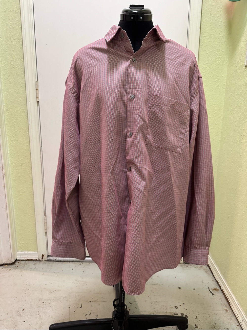 Men's Pink Checked Long-Sleeve Dress Shirt